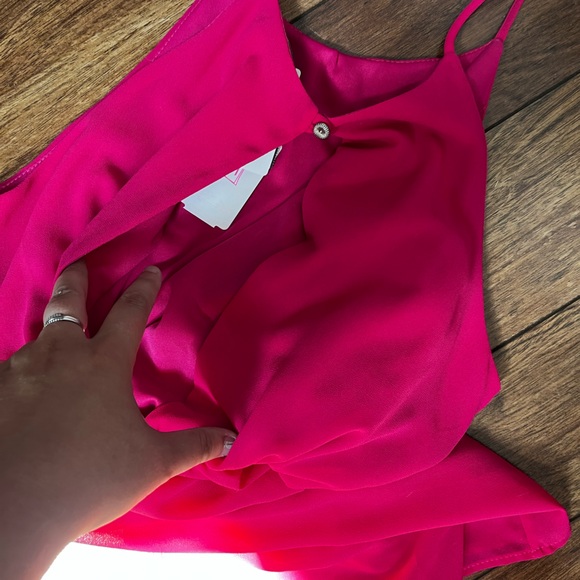 NWT. - Picture 2 of 3